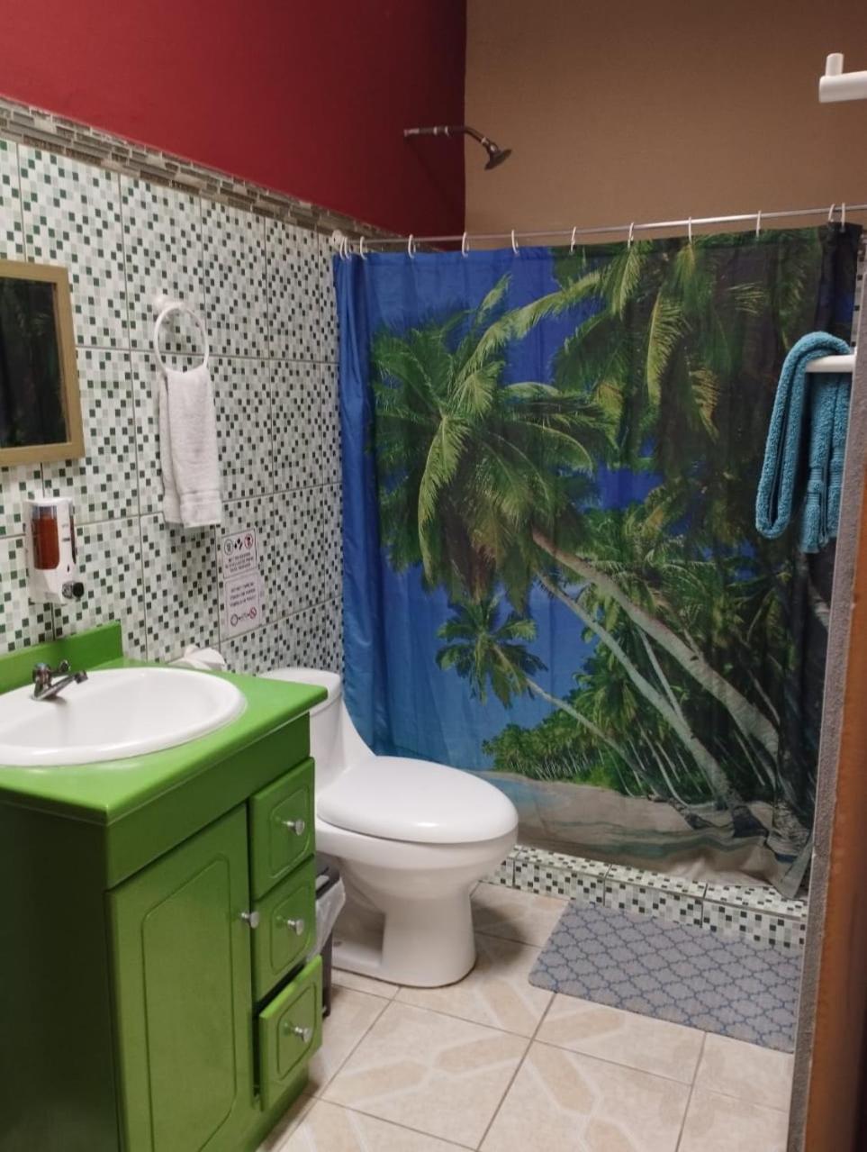 Cabinas Hukats Secret Jungle Puerto Viejo de Talamanca Экстерьер фото